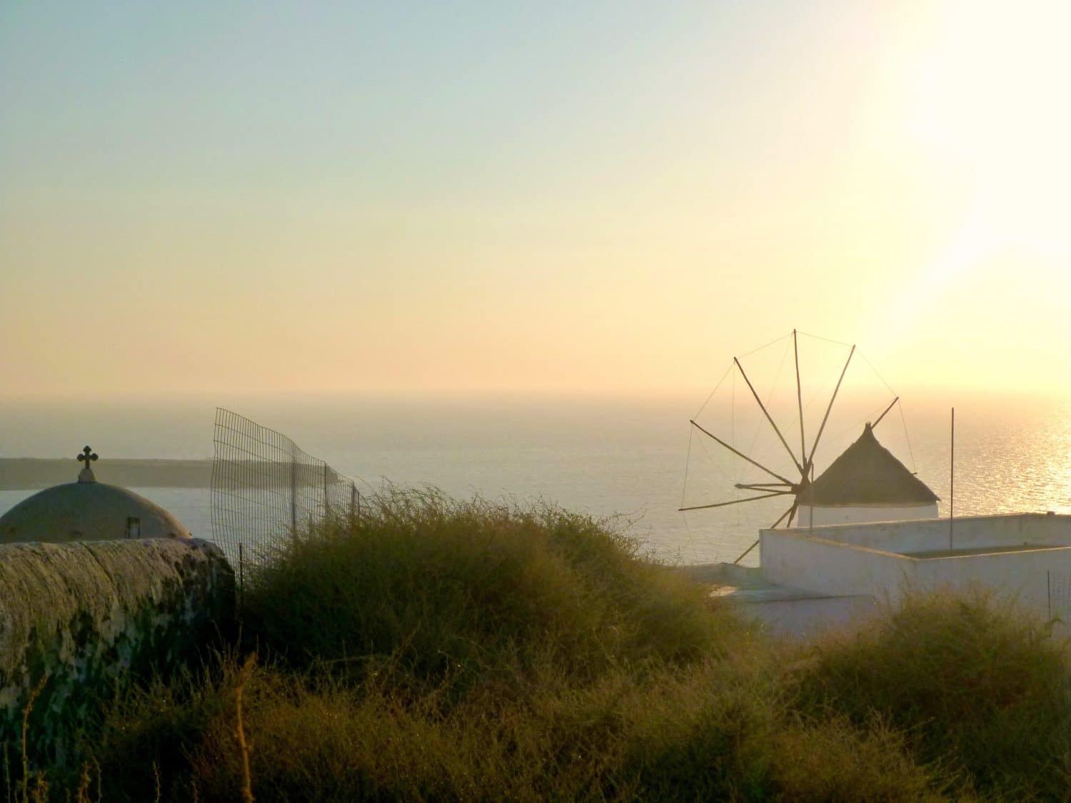 photo of the windmill in Oia