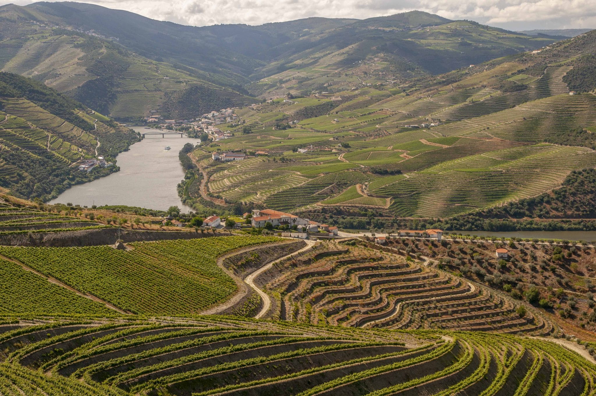 douro valley hills